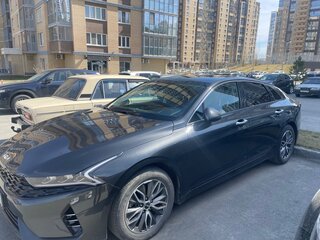2021 Kia K5 III, серый, 2550000 рублей, вид 2