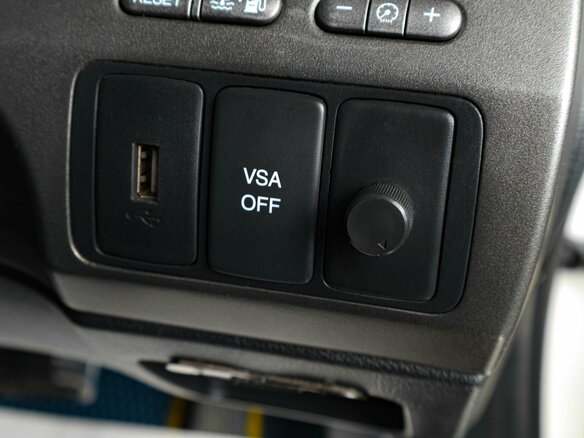 2010 Honda Civic Hybrid VIII Рестайлинг, белый, 899000 рублей - вид 16