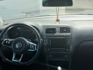 2018 Volkswagen Polo V Рестайлинг, белый, 1100000 рублей, вид 5