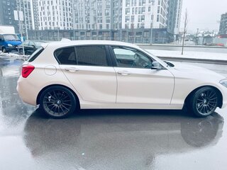 2015 BMW 1 серии 118i II (F20/F21) Рестайлинг, белый, 1600000 рублей, вид 4