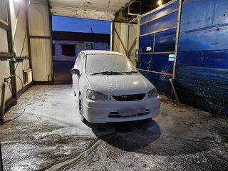 2000 Toyota Corolla Spacio I, белый, 700000 рублей, вид 3