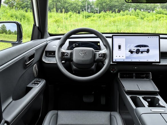 2026 Toyota bZ3X 58.3 kWh, белый, 2810000 рублей - вид 7