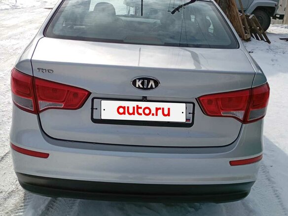 2015 Kia Rio 6-speed III, серебристый, 1050000 рублей - вид 1