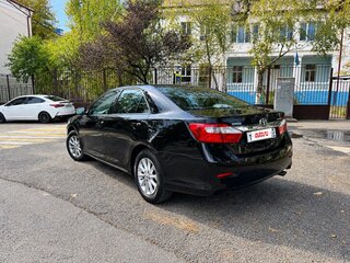 2013 Toyota Camry VII (XV50), чёрный, 1725000 рублей, вид 3