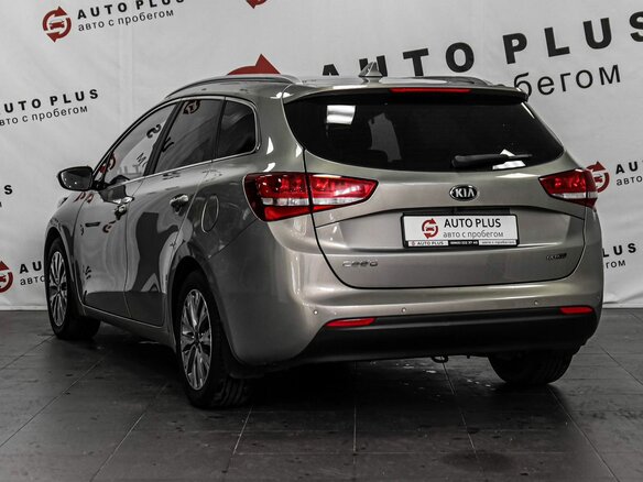 2017 Kia Ceed II Рестайлинг, серебристый - вид 1