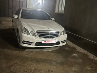 2011 Mercedes-Benz E-Класс 200 7G-Tronic IV (W212, S212, C207), белый, 1700000 рублей, вид 4
