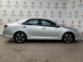 2011 Toyota Camry VII (XV50), серебристый, 1449000 рублей, вид 4