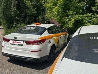 2019 Kia Optima IV Рестайлинг, белый, 750000 рублей, вид 1