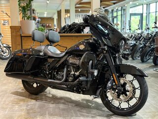 2022 Harley-Davidson Street Glide, чёрный, 2650000 рублей, вид 3