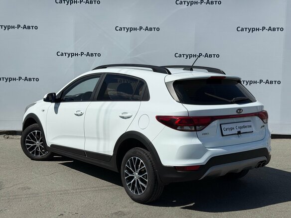 2019 Kia Rio X-Line IV, белый, 1200000 рублей - вид 3