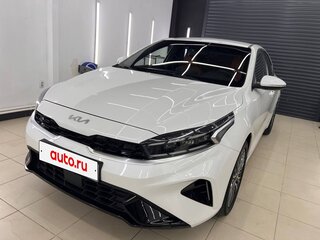 2024 Kia K3 II Рестайлинг, белый, 2900000 рублей, вид 2
