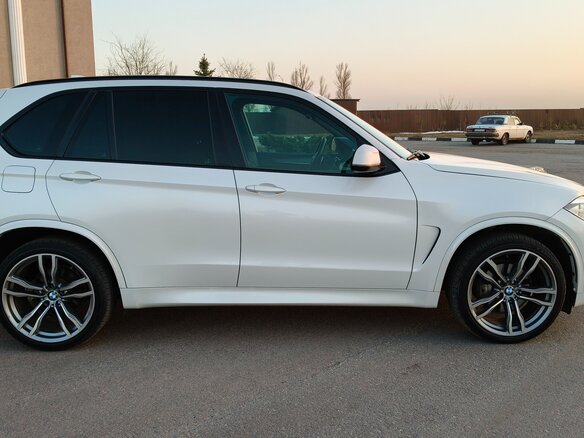 2018 BMW X5 30d III (F15), белый, 4900000 рублей - вид 7