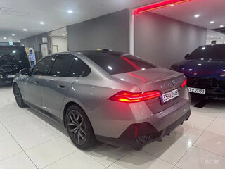 2025 BMW 5 серии 520i VIII (G60/G61/G68), серебристый, 6589191 рублей, вид 3