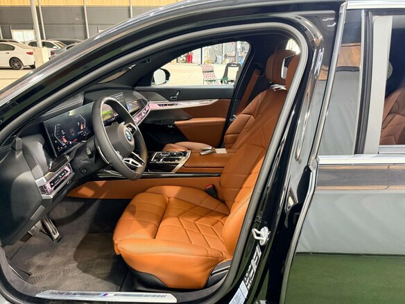 2025 BMW 7 серии 740d xDrive VII (G70), чёрный - вид 7