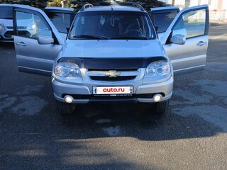 2011 Chevrolet Niva I Рестайлинг, серебристый, 444444 рублей, вид 2