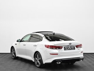 2018 Kia Optima IV Рестайлинг, белый, 1749000 рублей, вид 4