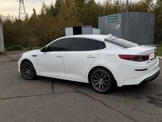 2020 Kia Optima IV Рестайлинг, белый, 1250000 рублей, вид 4