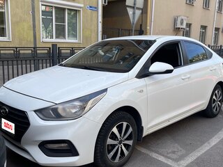 2018 Hyundai Solaris II, белый, 900000 рублей, вид 1