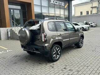 2026 Lada (ВАЗ) Niva Travel I Рестайлинг, коричневый, 1804000 рублей, вид 5