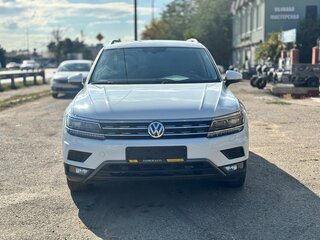 2017 Volkswagen Tiguan II, белый, 2680000 рублей, вид 3