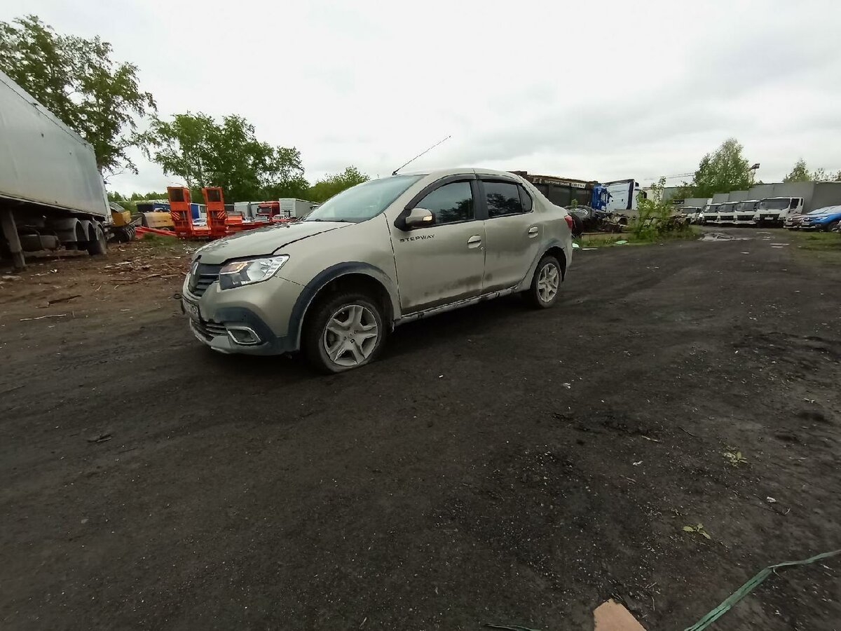 Открыть фотографии: Renault Logan II Рестайлинг