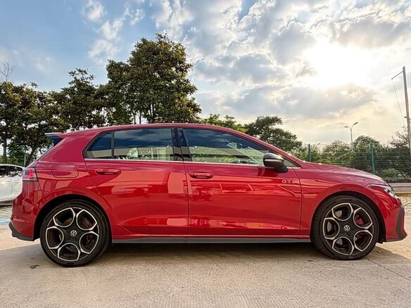 2026 Volkswagen Golf GTI VIII Рестайлинг, пурпурный, 4600333 рублей - вид 7