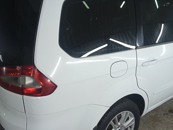 2011 Ford Galaxy II Рестайлинг, белый, 900000 рублей - вид 13