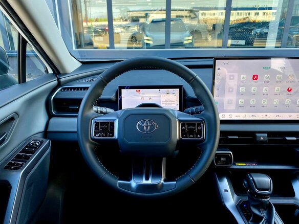 2026 Toyota RAV4 VI (XA60), белый - вид 19