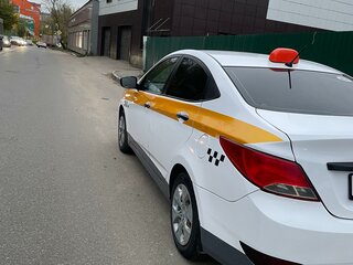 2016 Hyundai Solaris I Рестайлинг, белый, 460000 рублей, вид 4