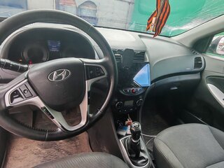 2011 Hyundai Solaris I, серый, 600000 рублей, вид 4