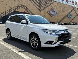 2022 Mitsubishi Outlander III Рестайлинг 3, белый, 1820888 рублей, вид 3