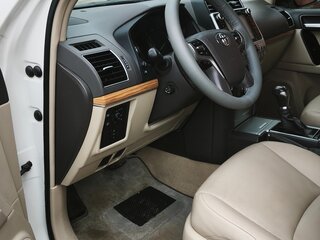 2018 Toyota Land Cruiser Prado 150 Series Рестайлинг 2, белый, 6500000 рублей, вид 4