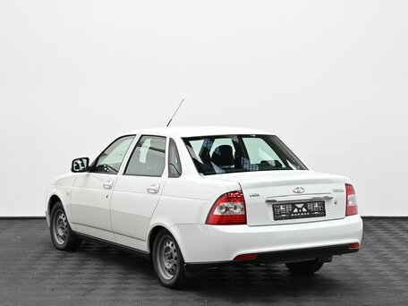 2014 Lada (ВАЗ) Priora I Рестайлинг, белый, 3500000 рублей, вид 2