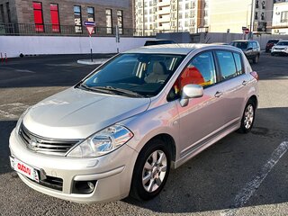 2011 Nissan Tiida I Рестайлинг, серебристый, 815000 рублей, вид 1