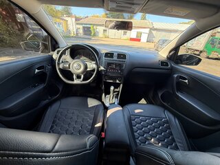 2019 Volkswagen Polo V Рестайлинг, чёрный, 1300000 рублей, вид 5