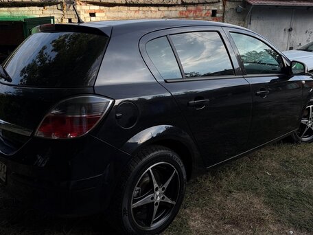 2011 Opel Astra H Рестайлинг, чёрный, 560000 рублей, вид 4