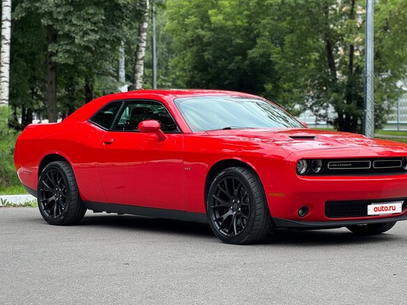 2017 Dodge Challenger III Рестайлинг 2, красный, 4000000 рублей