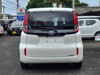 2023 Toyota Sienta III, белый, 1200000 рублей, вид 5