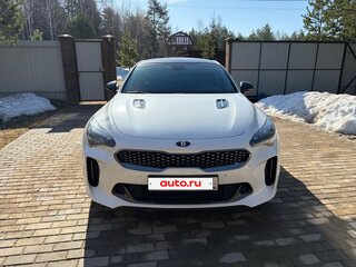 2019 Kia Stinger I, белый, 2800000 рублей, вид 3