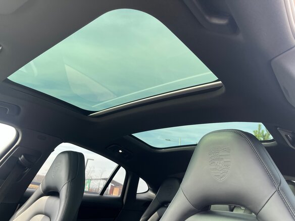 2020 Porsche Panamera II Рестайлинг, красный, 11594775 рублей - вид 19