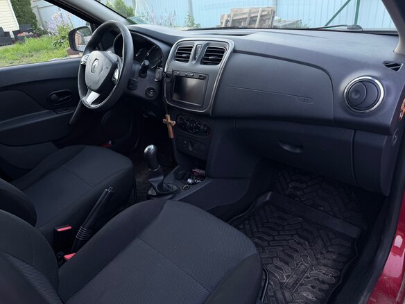 2014 Renault Sandero II, красный, 650000 рублей - вид 4