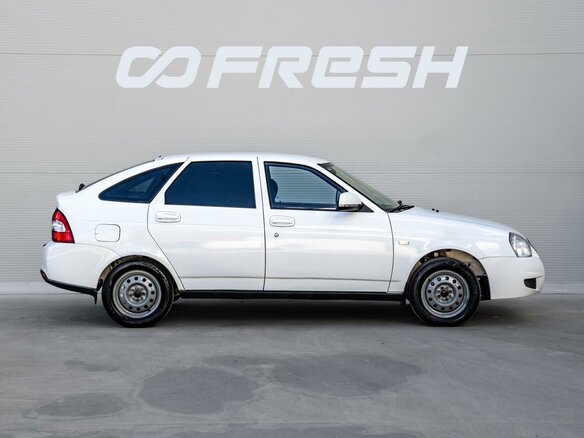 2010 Lada (ВАЗ) Priora I, белый, 470000 рублей - вид 4