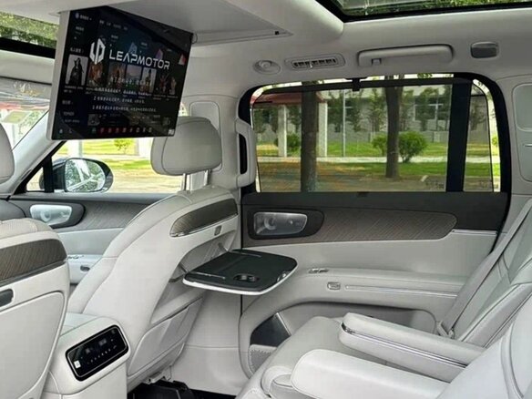 2026 Leapmotor D19 80 kWh, чёрный - вид 13