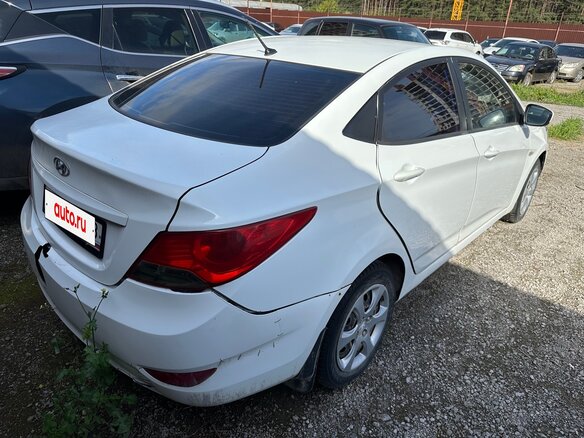 2013 Hyundai Solaris I, белый, 250000 рублей - вид 4