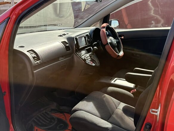 2003 Toyota Wish I, красный, 660000 рублей - вид 5