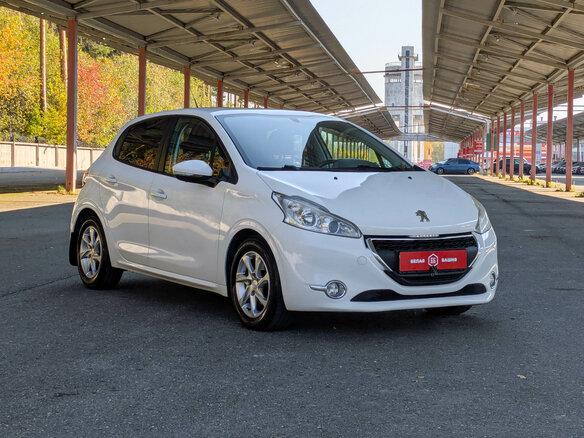 2013 Peugeot 208 I, белый, 559900 рублей - вид 1