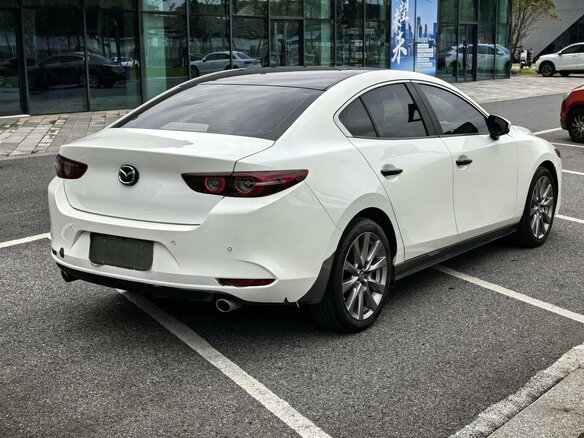 2022 Mazda 3 Axela IV (BP), белый, 1340000 рублей - вид 5