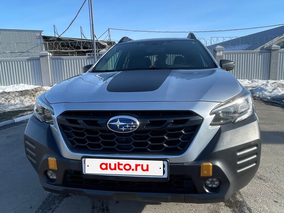 2023 Subaru Outback Wilderness VI, серебристый, 2850000 рублей - вид 2