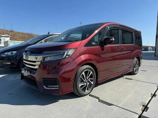 2018 Honda Stepwgn Spada V Рестайлинг, красный, 2750000 рублей, вид 1