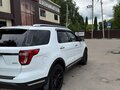 2018 Ford Explorer V Рестайлинг 2, белый, 3000000 рублей - вид 3